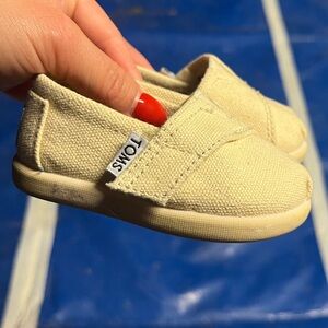 Toms shoes
